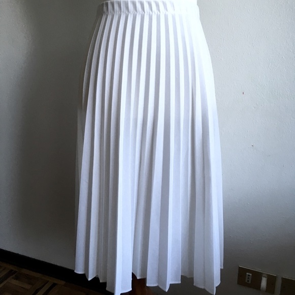 Vintage Dresses & Skirts - Vintage White Pleated midi Skirt